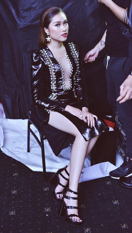 Gu mặc gợi cảm của nữ MC nóng bỏng nhất VTV từng thi hoa hậu